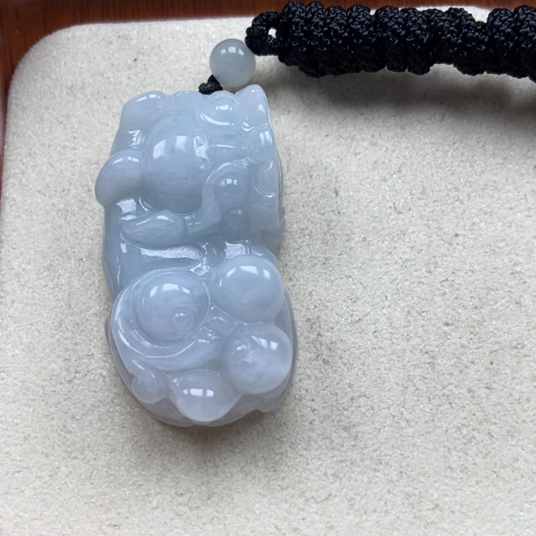翡翠未镶嵌颈饰霸王貔貅吊坠