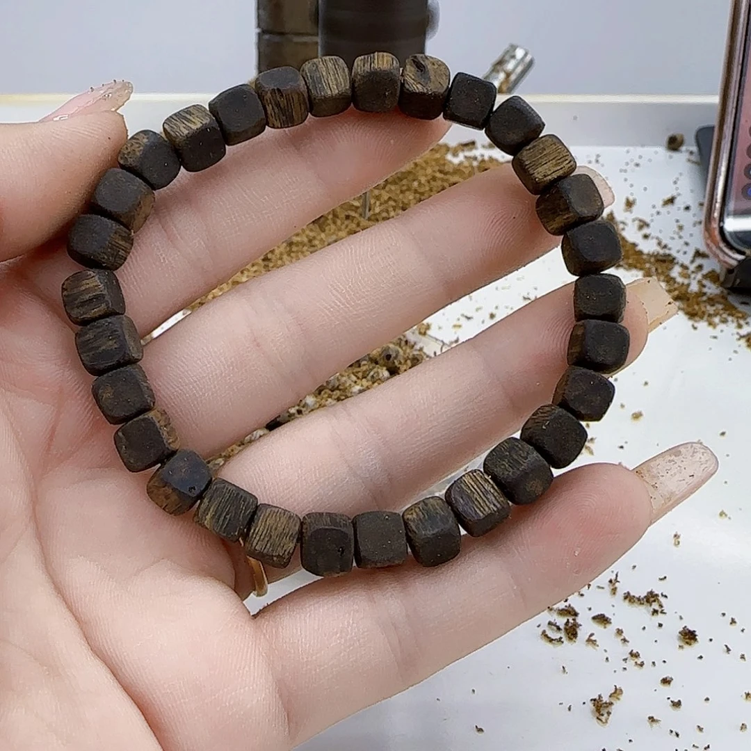 手串沉香乌身老料方珠0.6  5克➕999沉浮