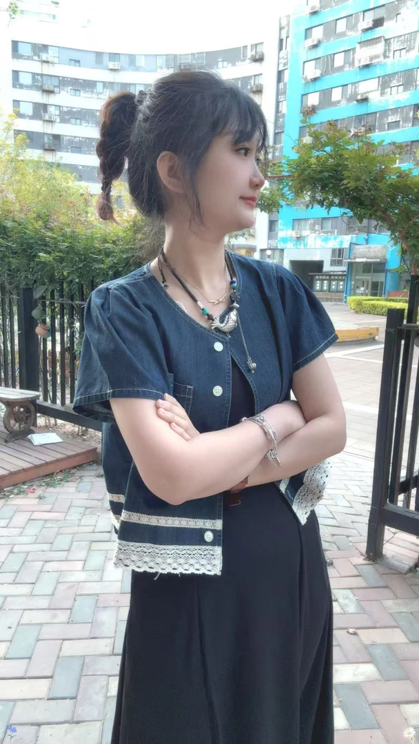 【娇小玲珑】洋气女装时尚百搭拼接刺绣短袖衬衣样品介意瑕疵慎拍