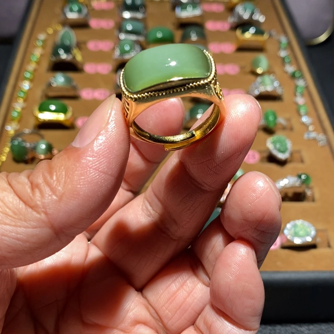 和田玉未镶嵌戒指