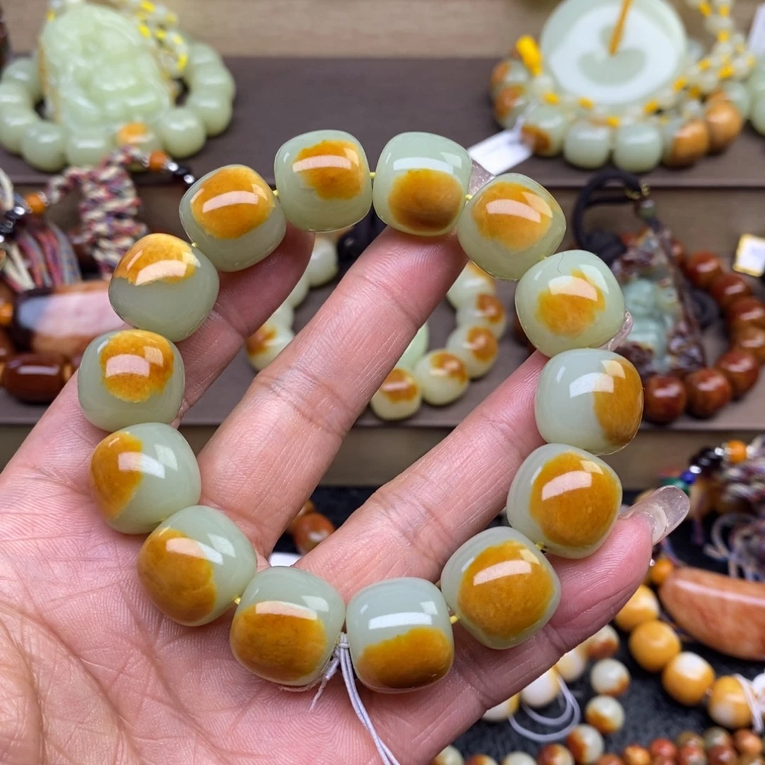 榴***生透闪石质玉未镶嵌手串