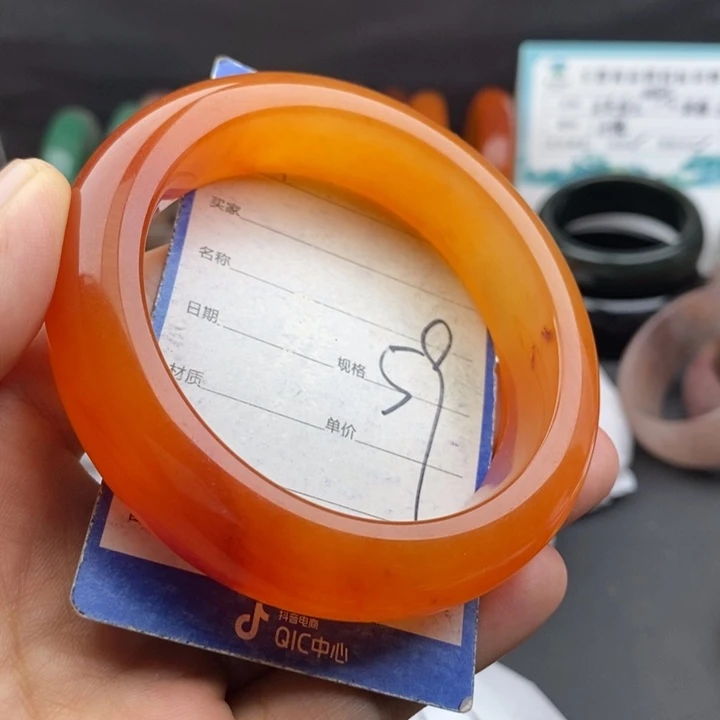 未镶嵌手镯石英质玉