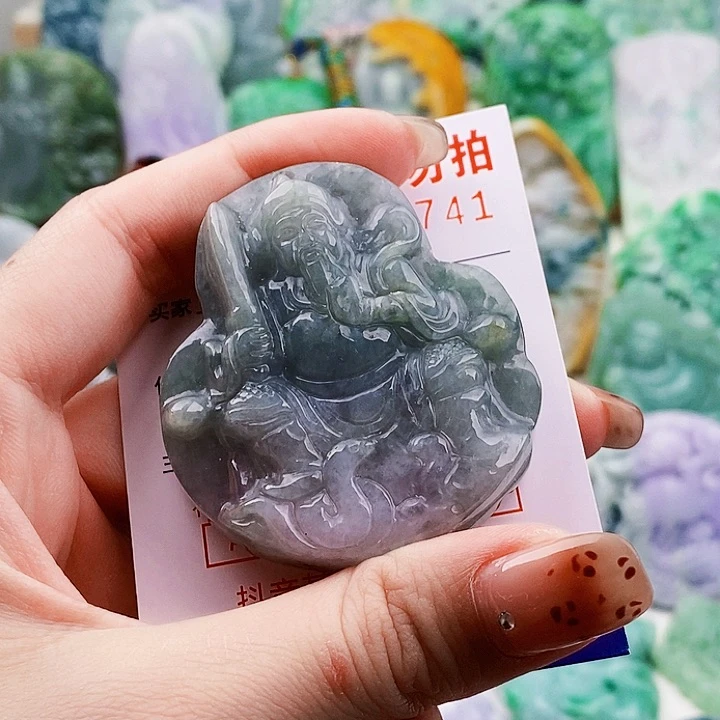 吊坠(不含链)未镶嵌翡翠