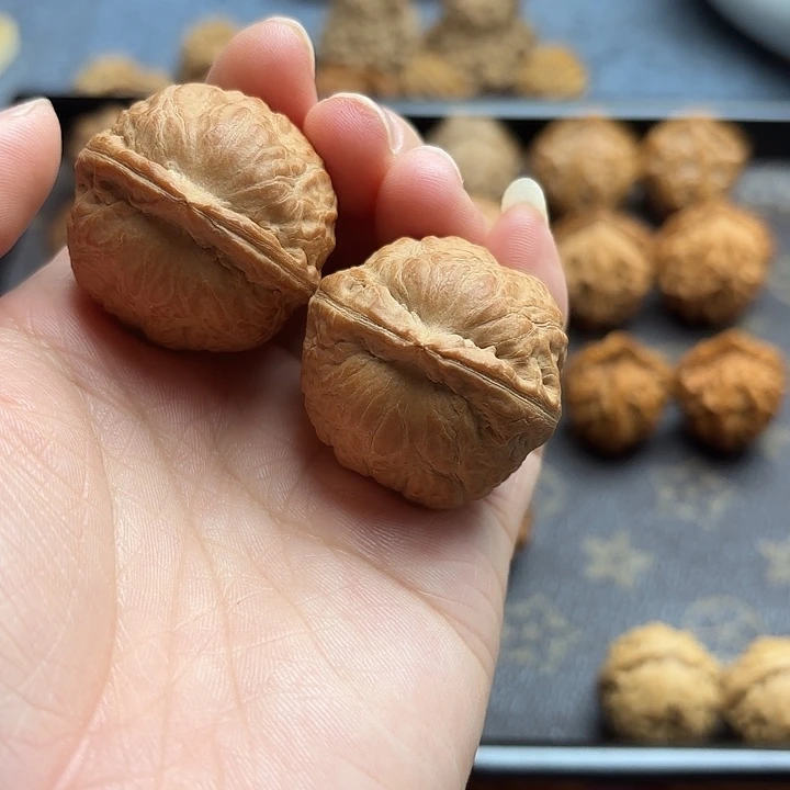 文玩核桃把件三***万野生小核桃秋子手捻1875