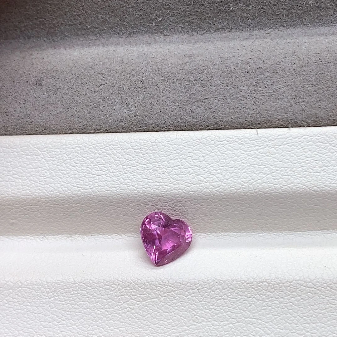 蓝宝石裸石2.03克拉天然无烧粉蓝宝