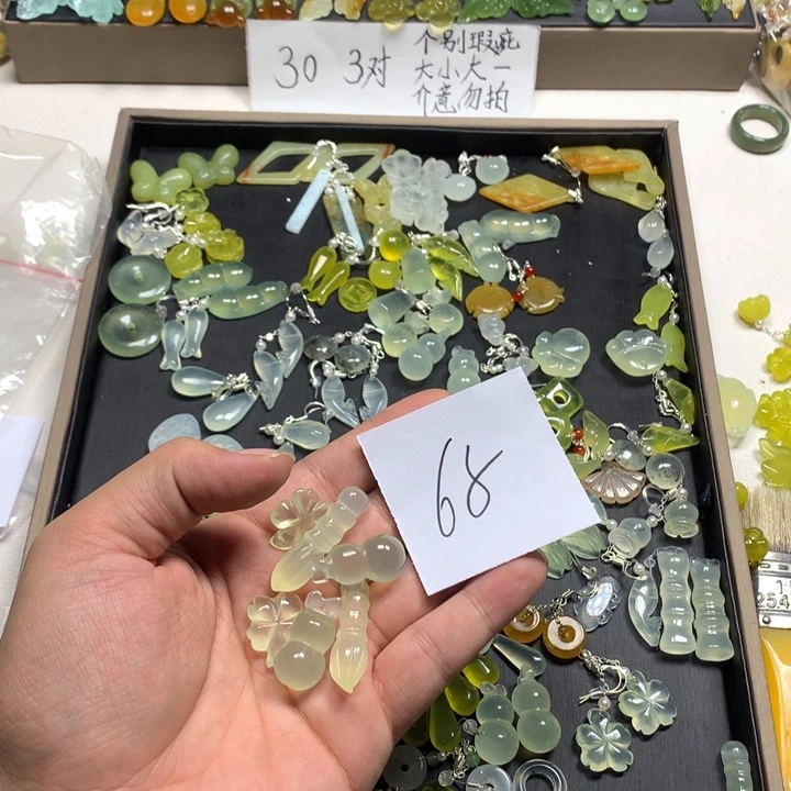 堇***色蛇纹石玉合金发饰