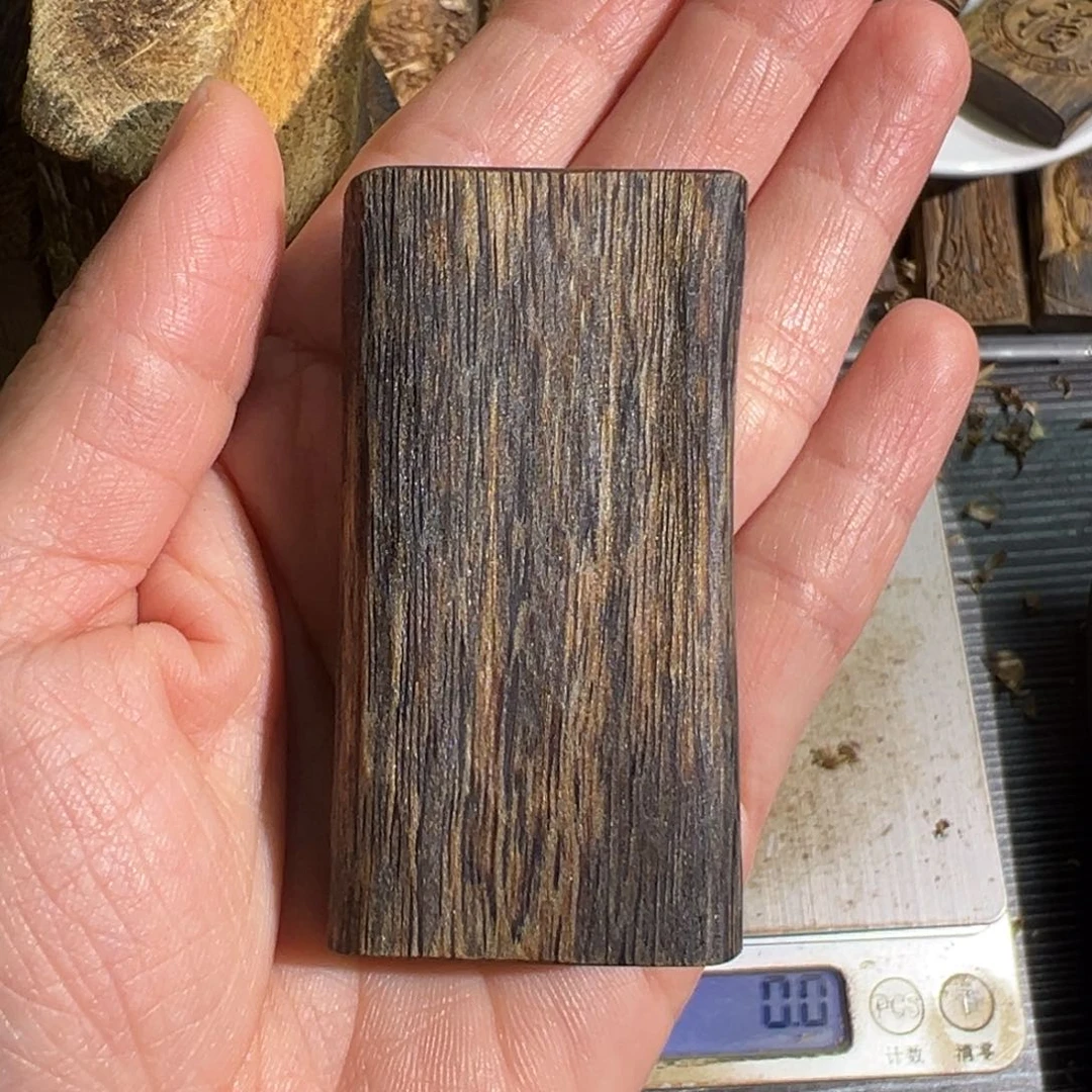 沉香吊坠绿奇楠吊坠16.8克