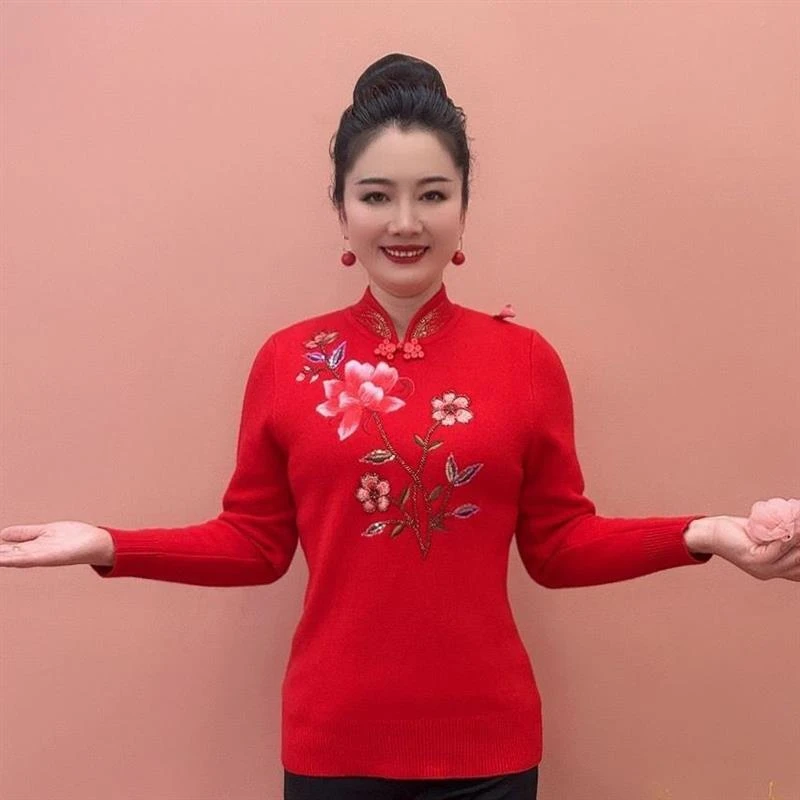 秋冬一体妈妈洋气旗袍领打底上衣新款中老年保暖绣花针织套头衫