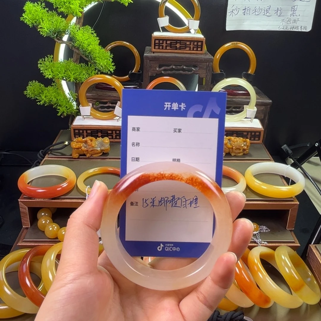 未镶嵌手镯石英质玉