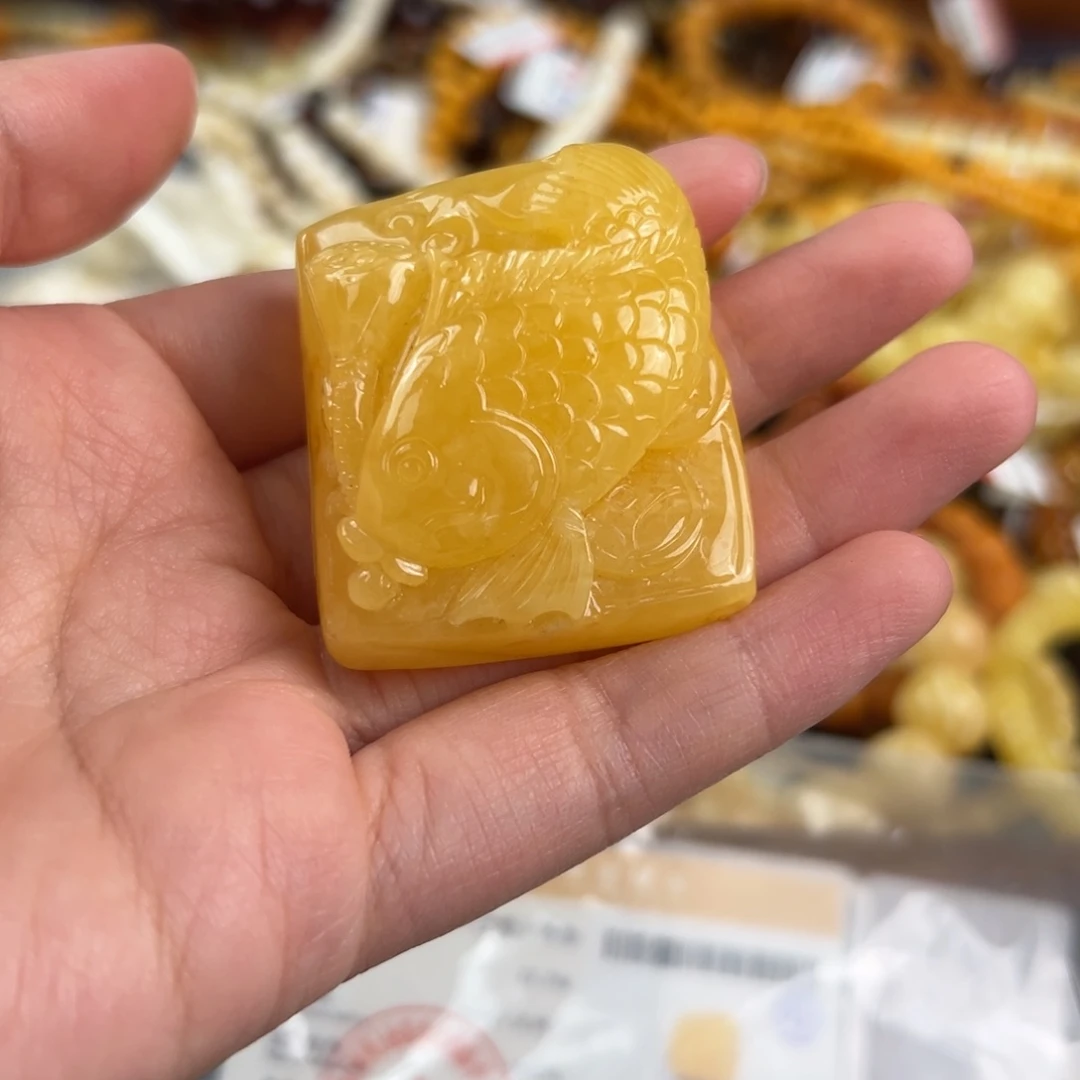 琥珀未镶嵌珠宝奇石