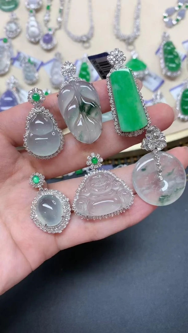 【小雪臻选】翡翠吊坠-18k金-|CXQ21多样性发其一|A22