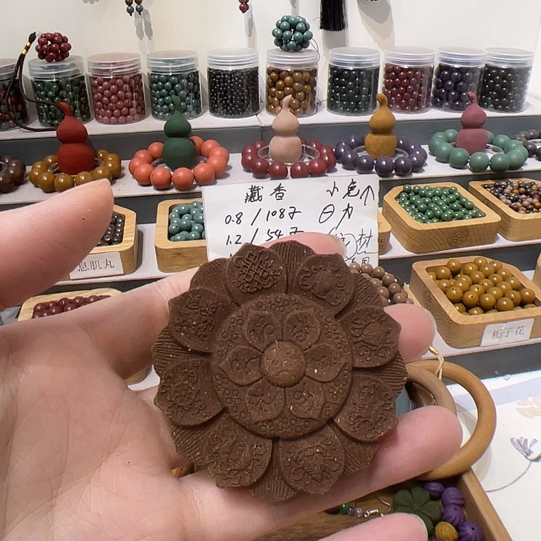 泥塑藏香八宝牌牌