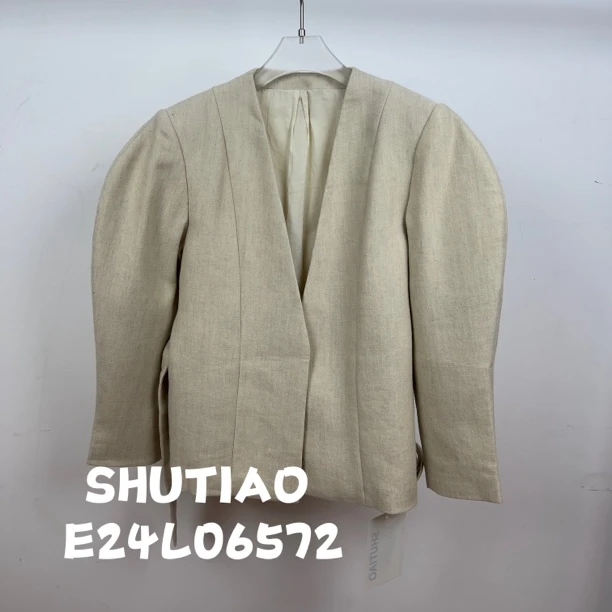 【SHUTIAO】2024秋冬：新款小众设计款外套E24L06572