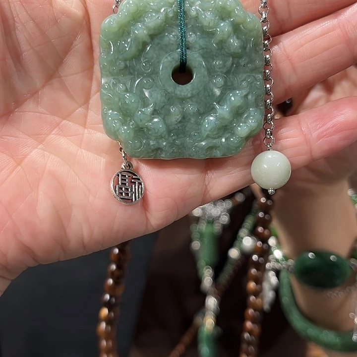 颈饰未镶嵌和田玉