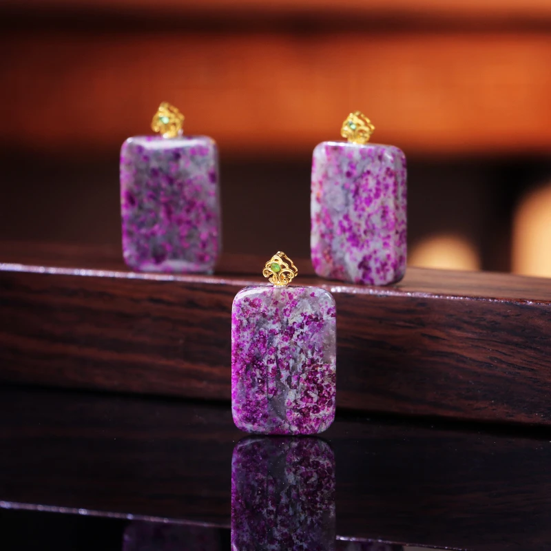 18K舒俱来无事牌吊坠-多样性发其一