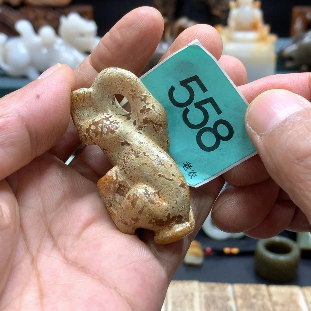 未镶嵌透闪石-蛇纹石玉颈饰