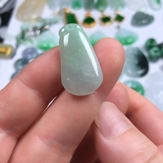 颈饰未镶嵌翡翠瓜