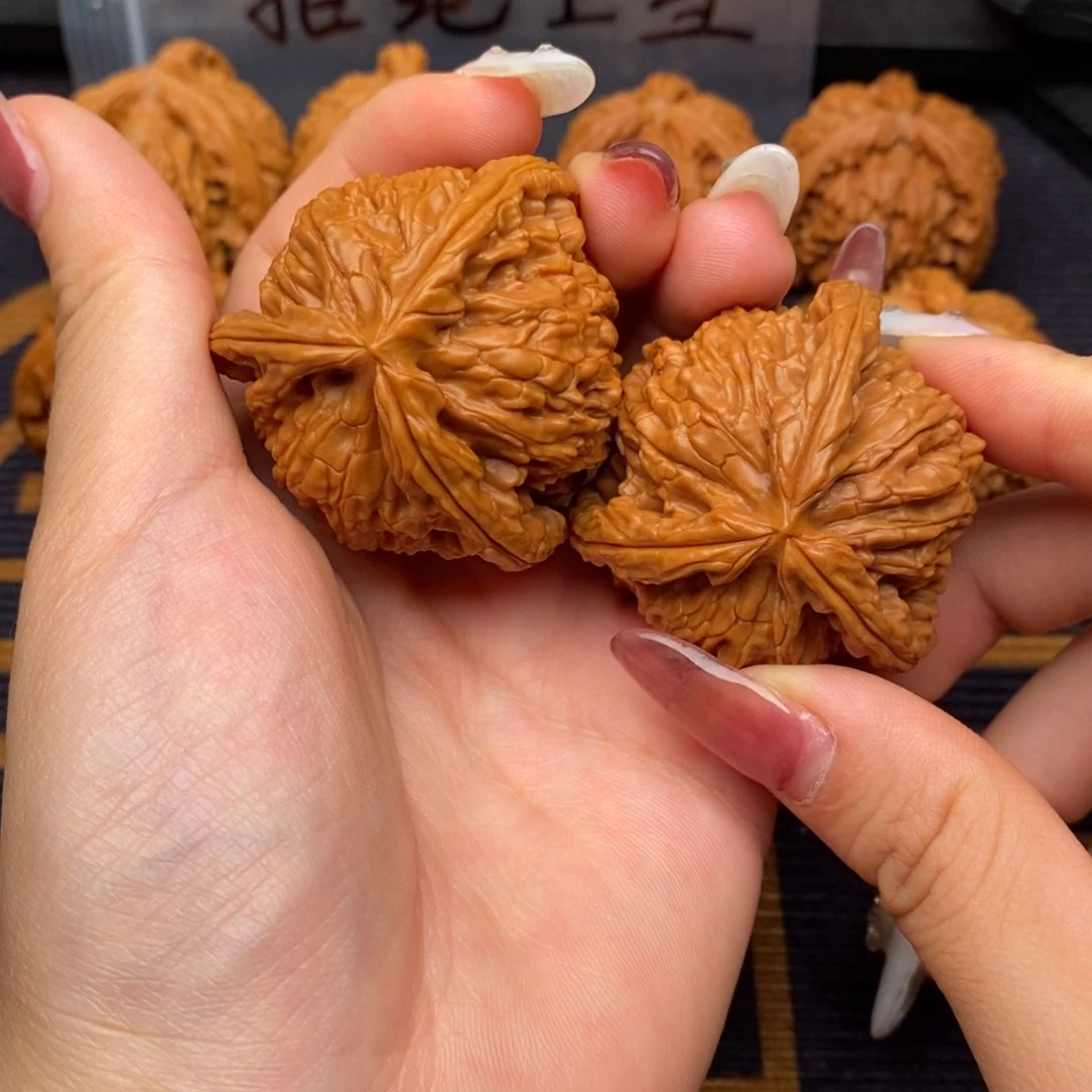 a***克文玩核桃吊坠白狮子