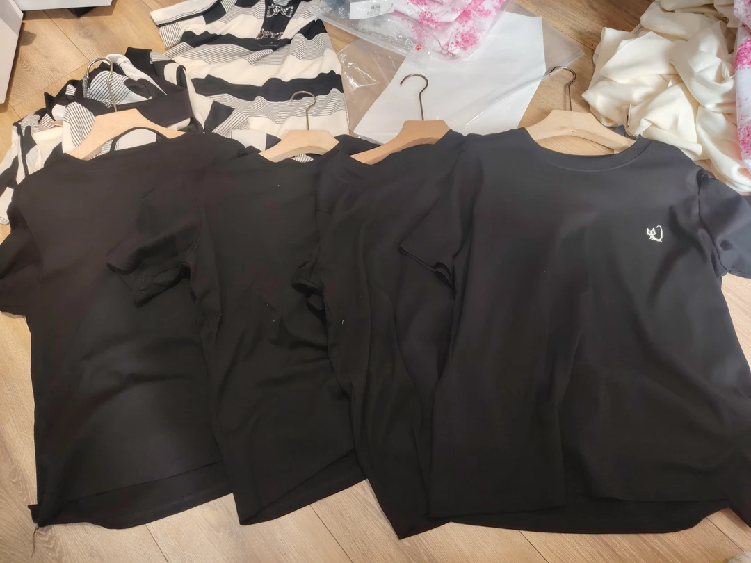 圆领极简百搭体恤