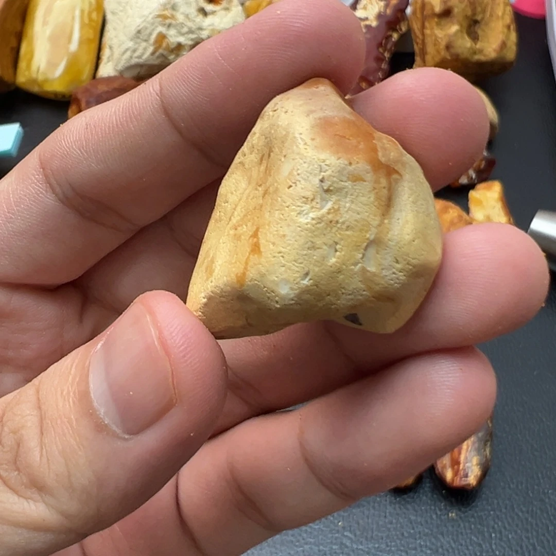 定制琥珀未镶嵌蜜蜡