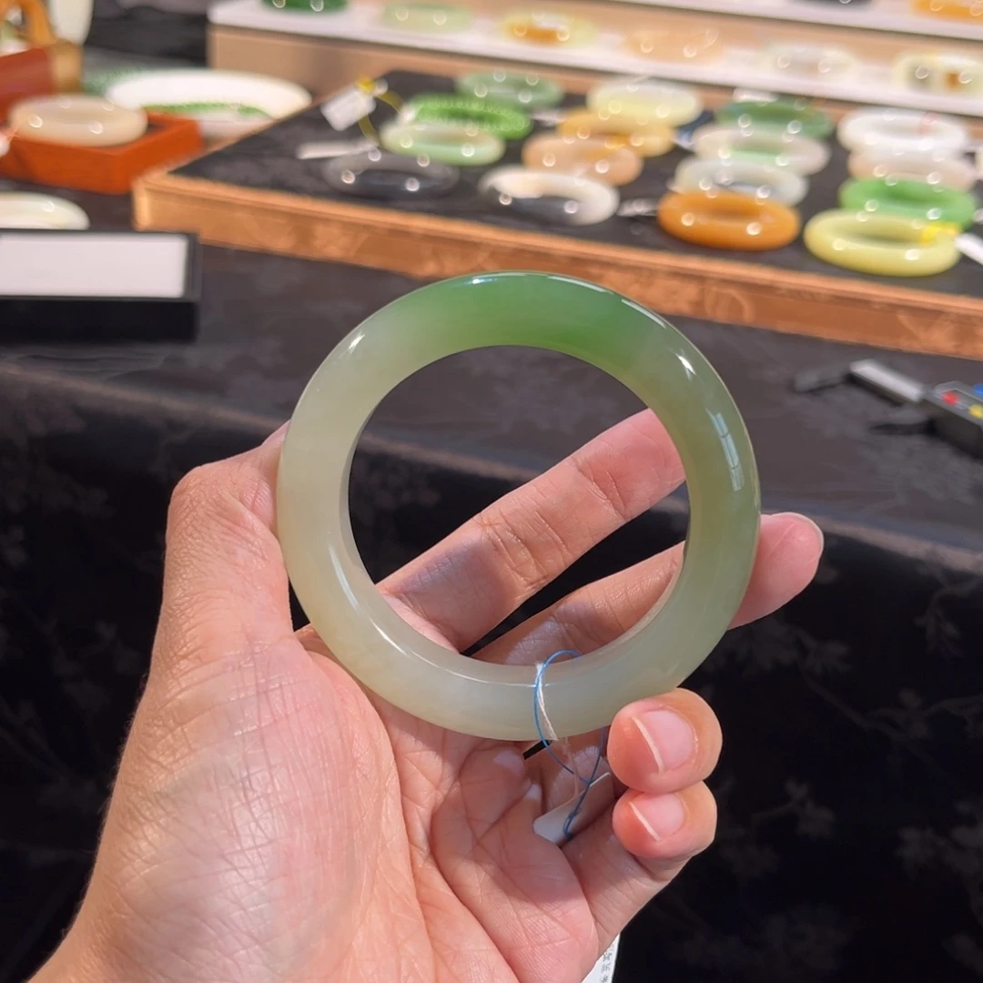 和田玉未镶嵌手镯   「翠青」