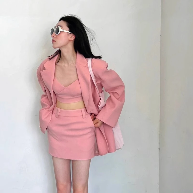 粉色西装外套女2025春装新款时尚穿搭高级感气质宽松垫肩西服套装
