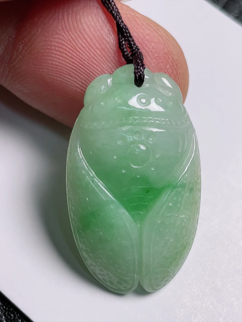 缅甸翡翠A货货飘绿一鸣惊人吊坠，尺寸30.3-18-5.6