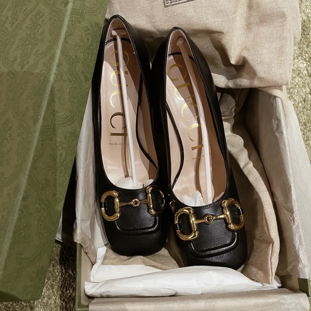 未使用 GUCCI/古驰 25989全新黑色马前扣低跟鞋 38.5码