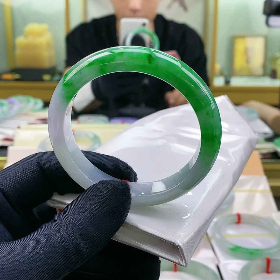 【闪购商品】未镶嵌手镯翡翠清***肉