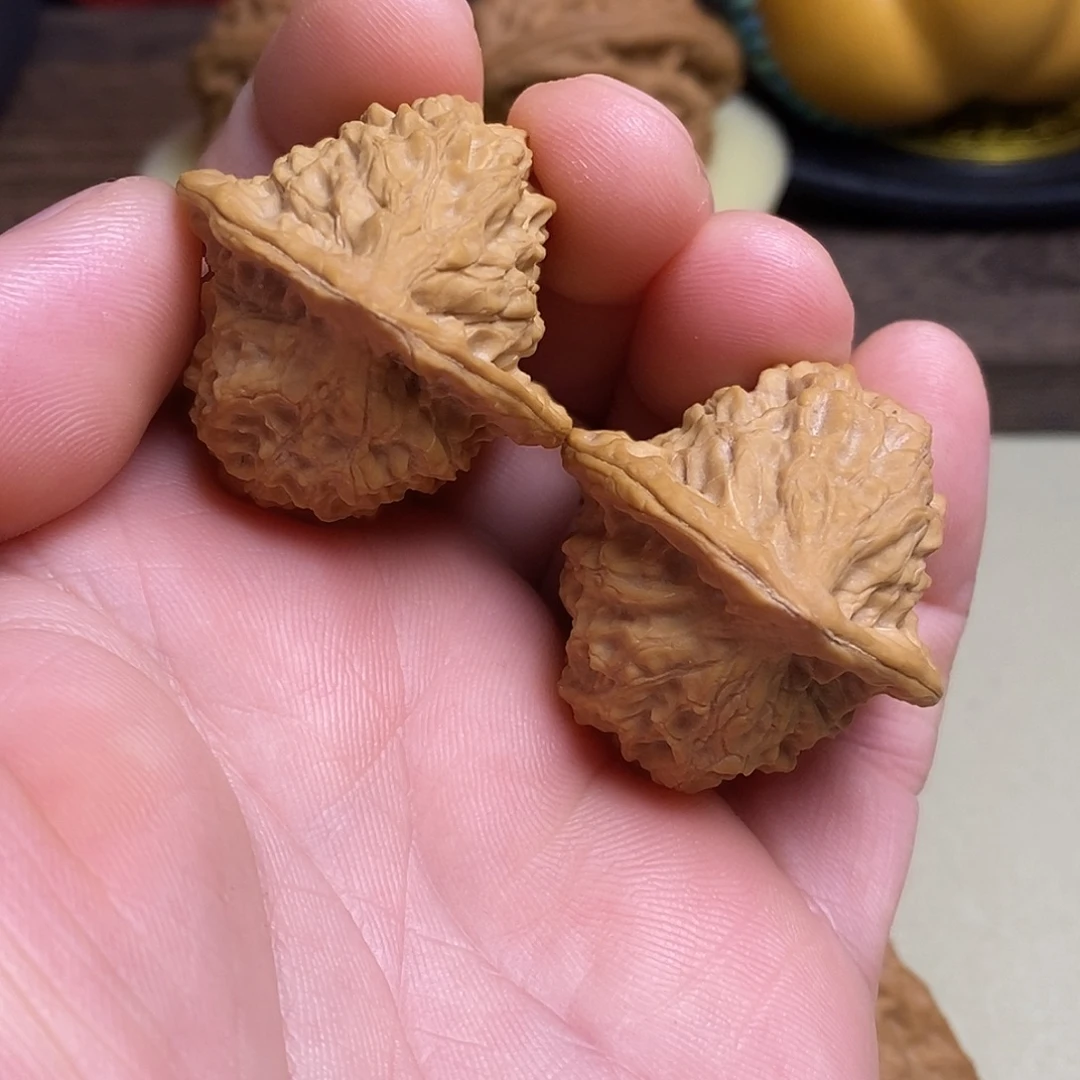 文玩核桃把件野生鸡心