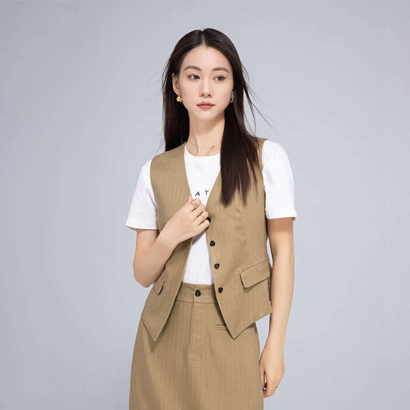 65308 2025亚麻天丝老钱风设计感坎肩背心女春夏短款西装马甲外套