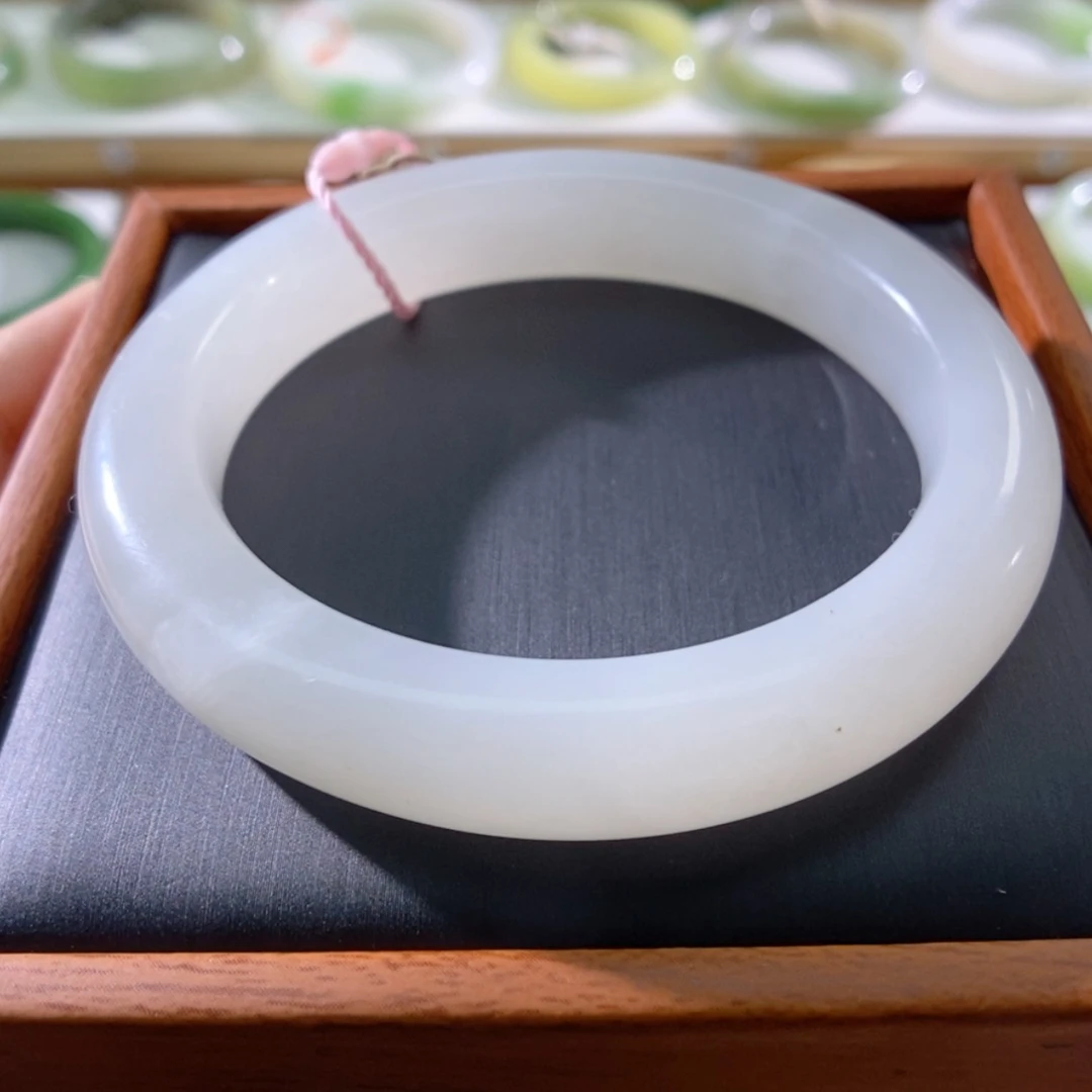 【闪购商品】未镶嵌手镯和田玉（白玉）