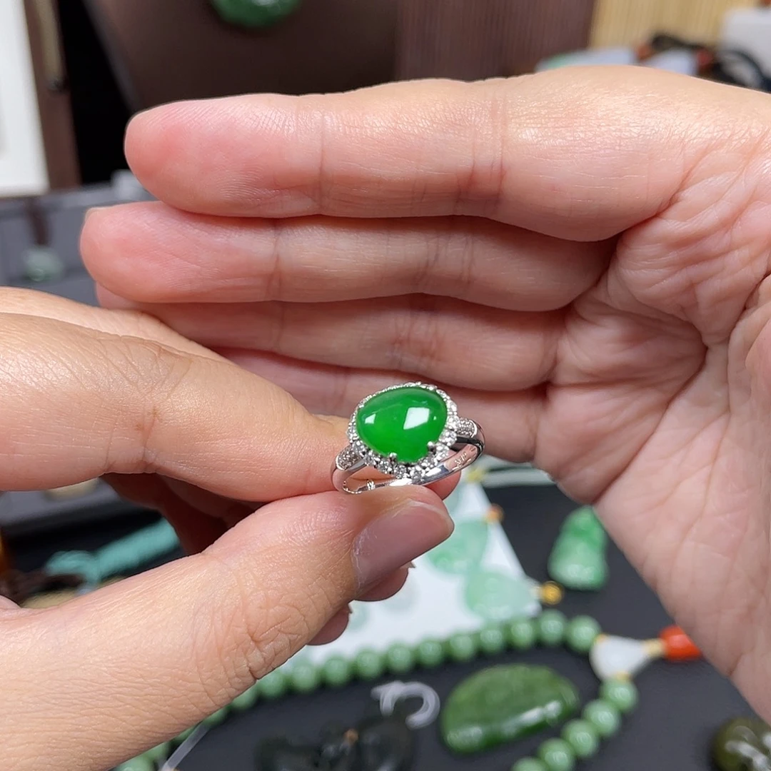 翡翠未镶嵌戒指异形满色蛋面