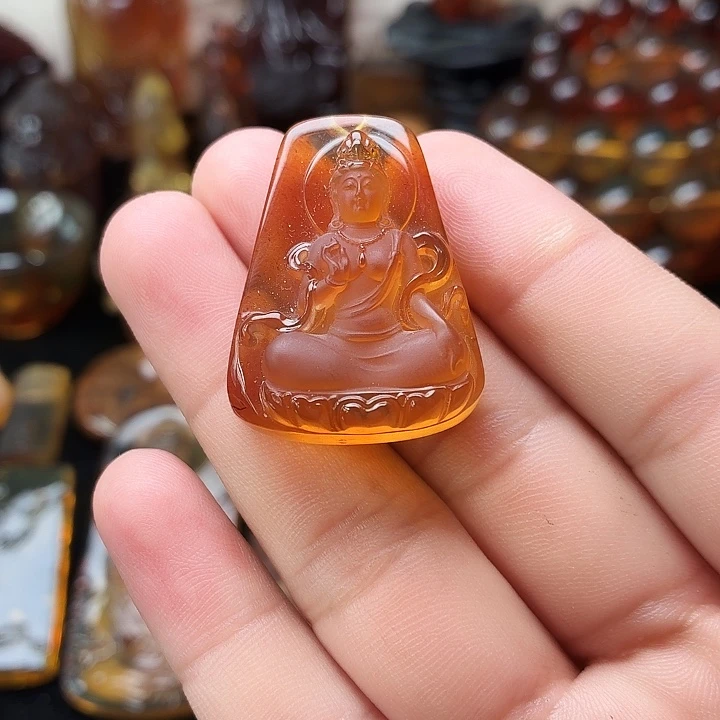 琥珀未镶嵌颈饰25