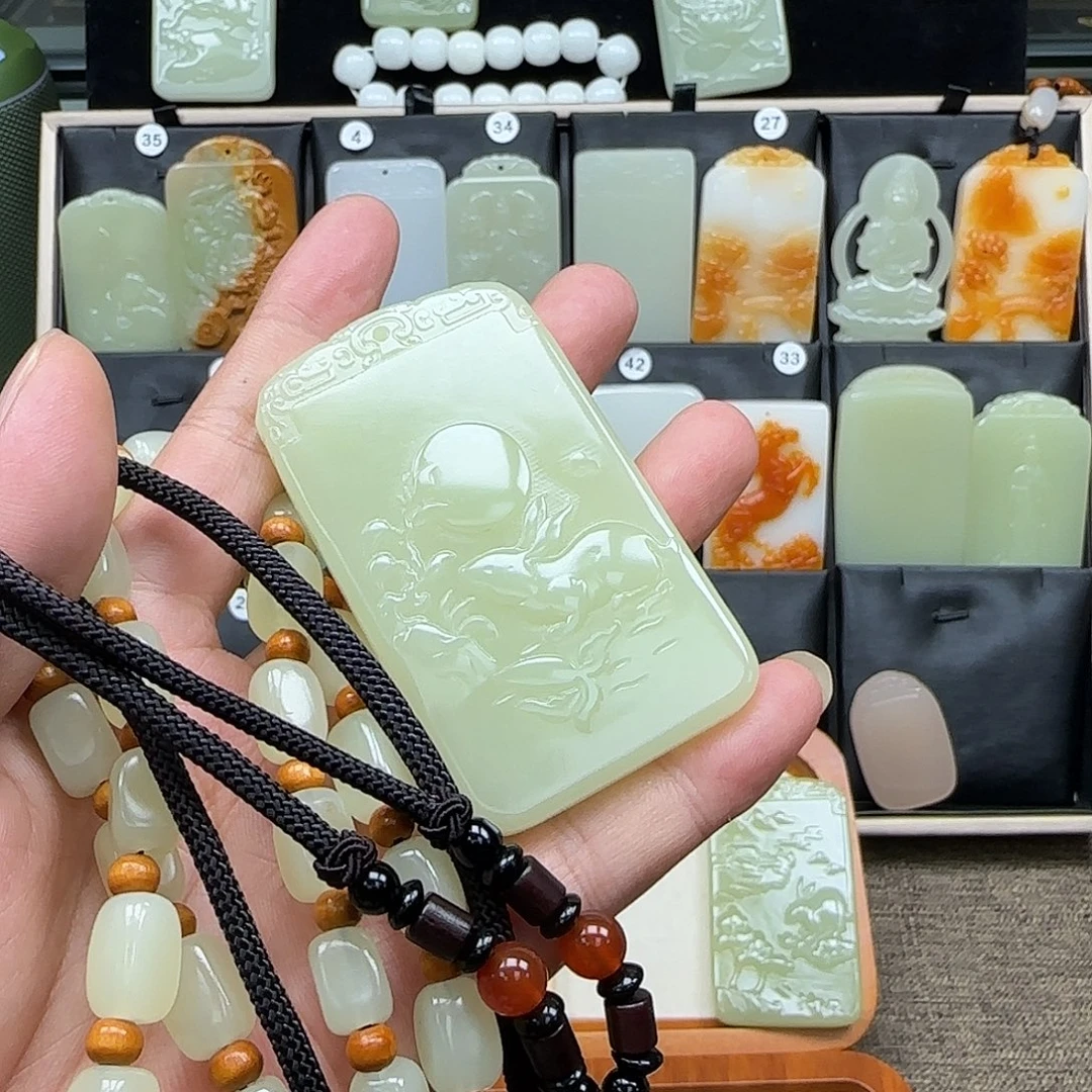 硬***天昆仑山料一物一拍双面兔