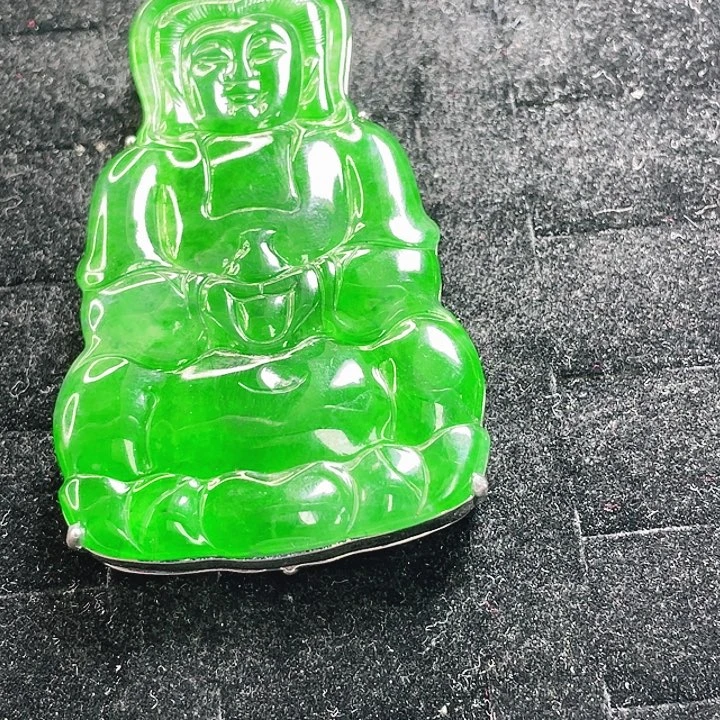 翡翠未镶嵌颈饰96