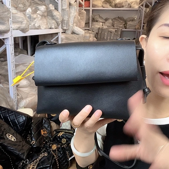蚕丝小牛剖层皮革PU