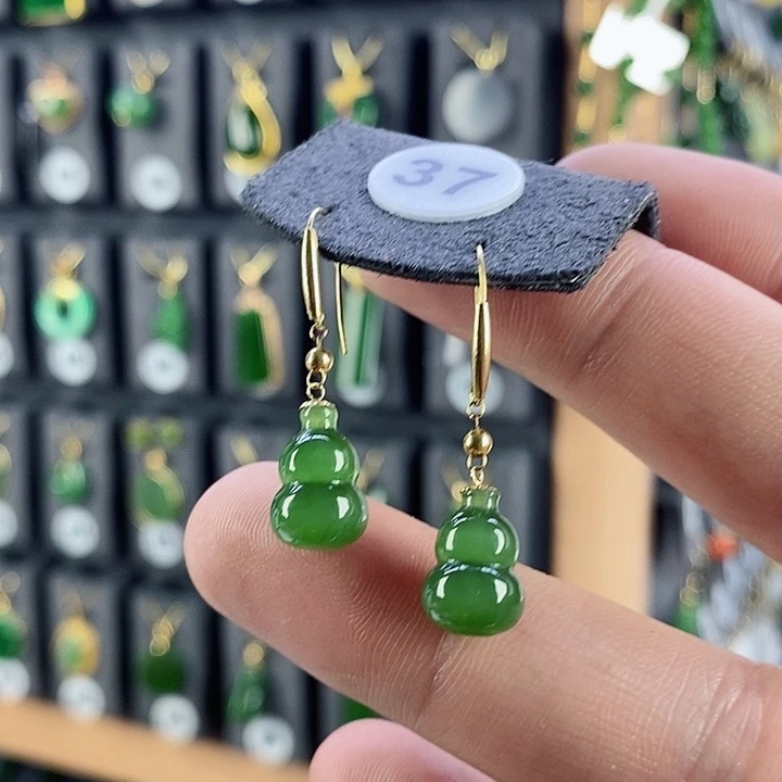 和田玉18K金镶嵌耳饰