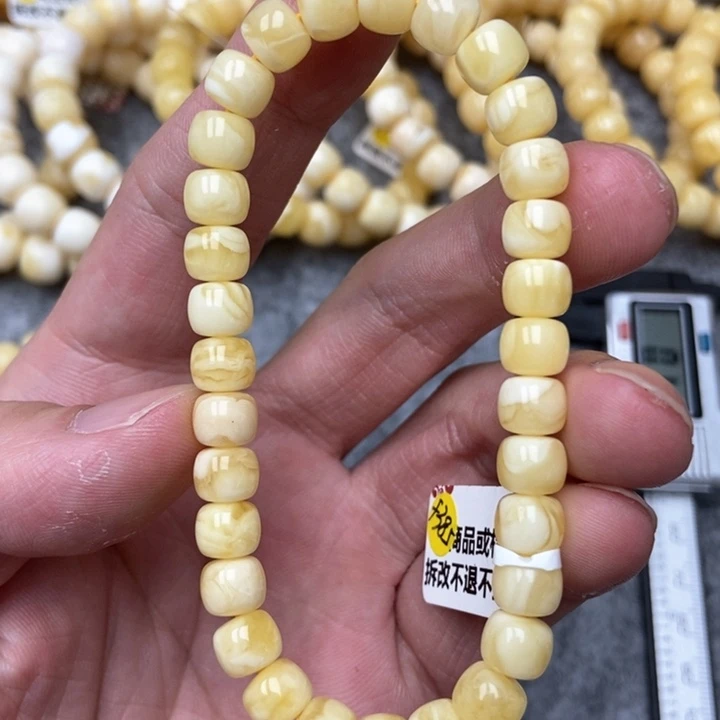 琥珀未镶嵌珠宝奇石12