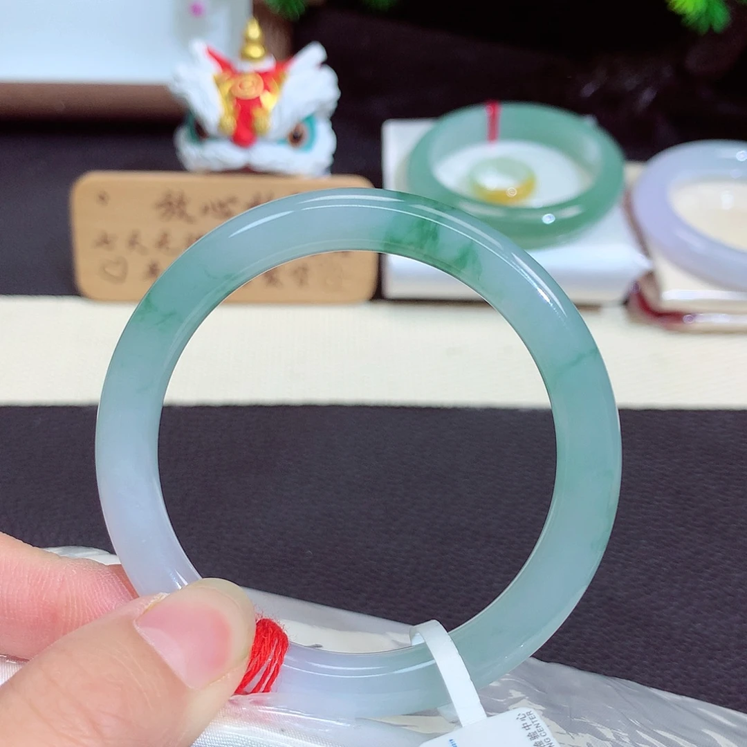 翡翠未镶嵌手镯530