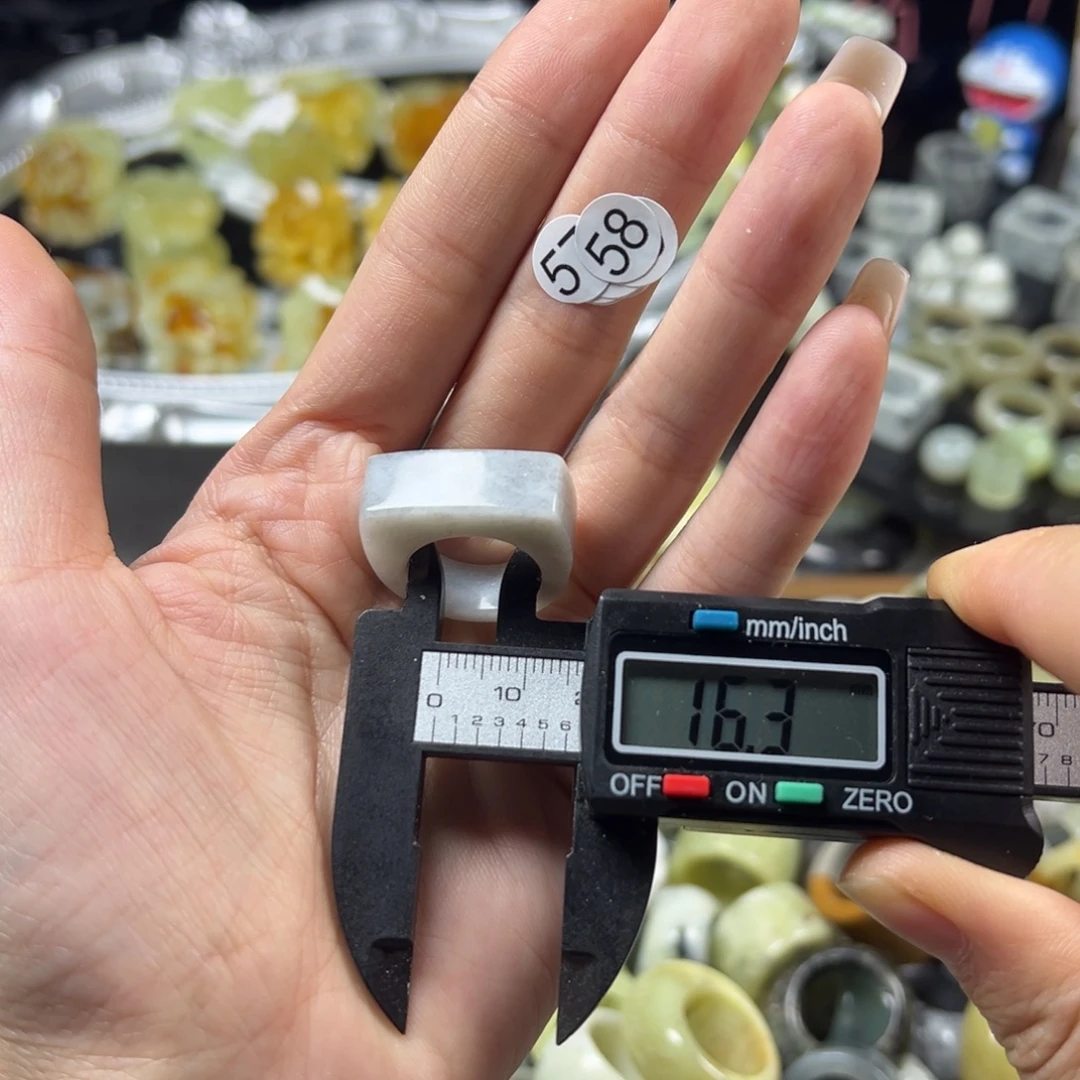 蛇纹石玉未镶嵌戒指