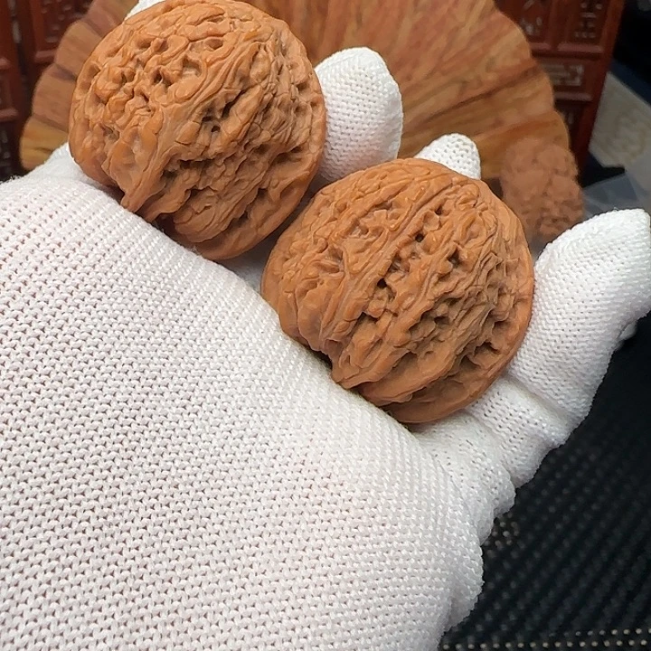 文玩核桃吊坠全品红宝石37福利