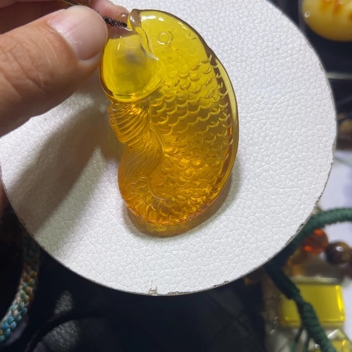 琥珀未镶嵌颈饰琥珀吊坠