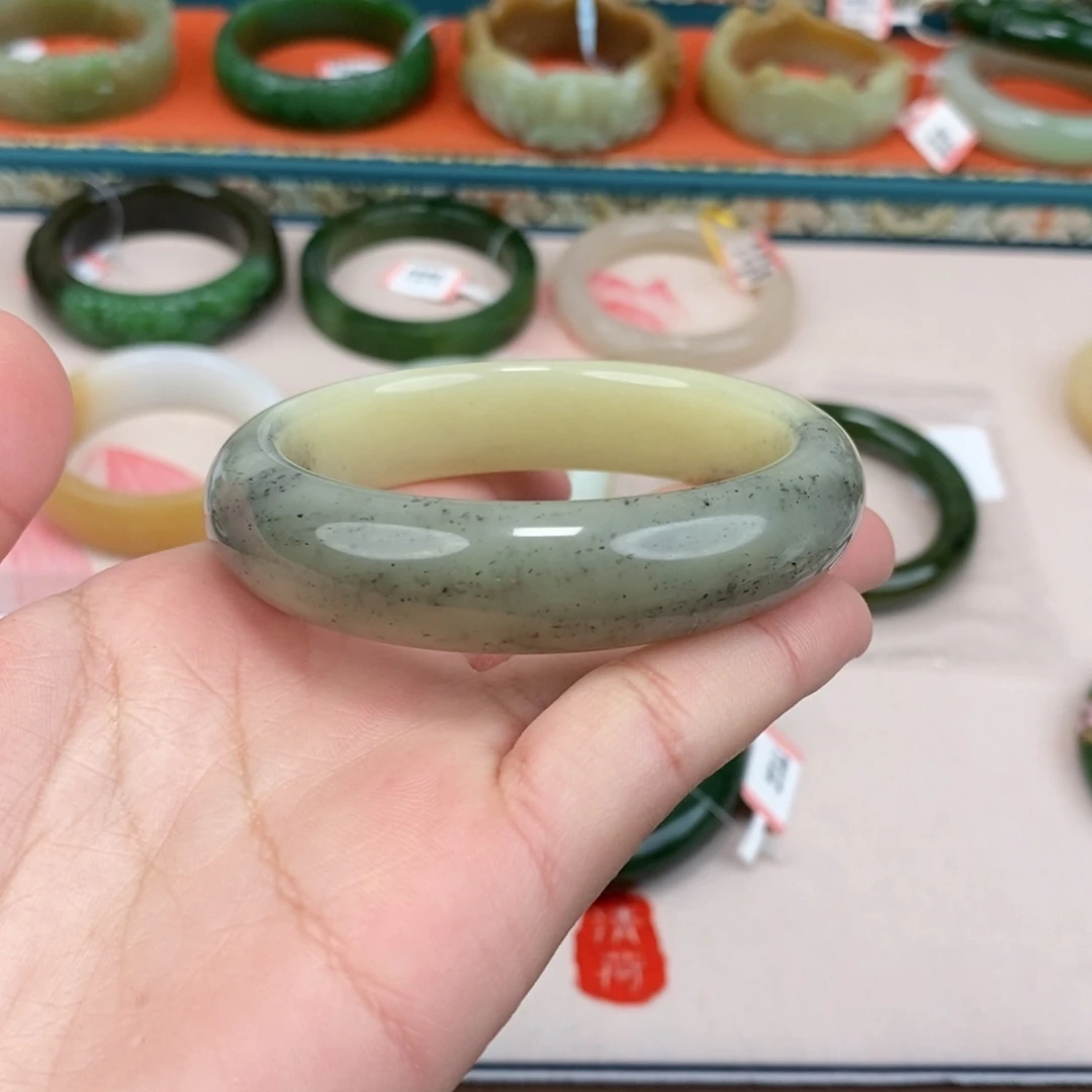 和田玉未镶嵌手镯回流  1.2 手镯 56.9