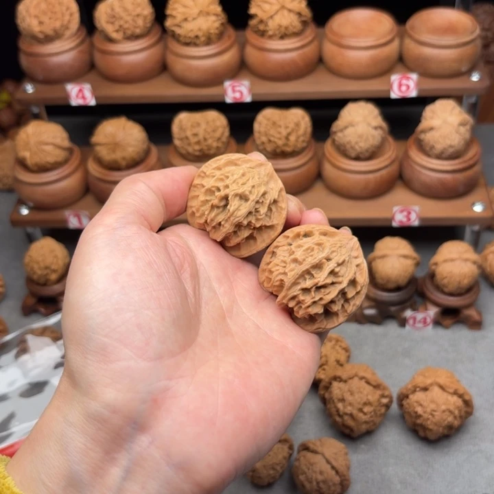 文玩核桃吊坠公子帽送刷子