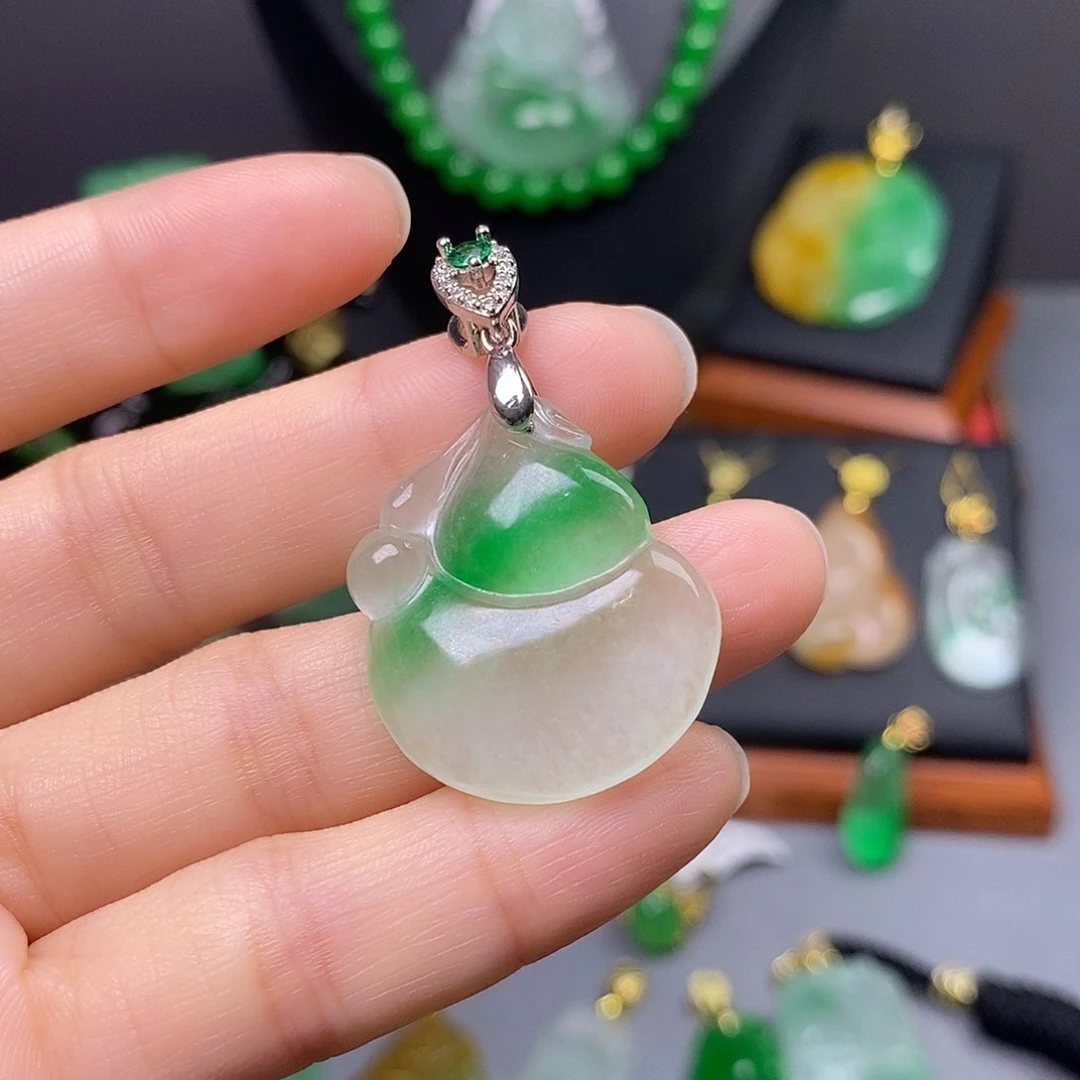 吊坠(赠链)未镶嵌翡翠