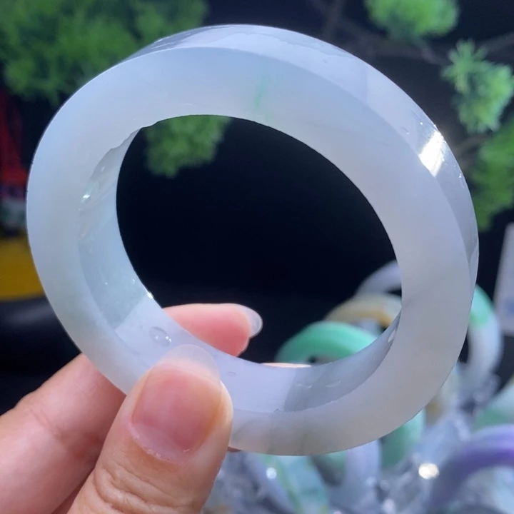 定制翡翠未镶嵌翡翠手镯