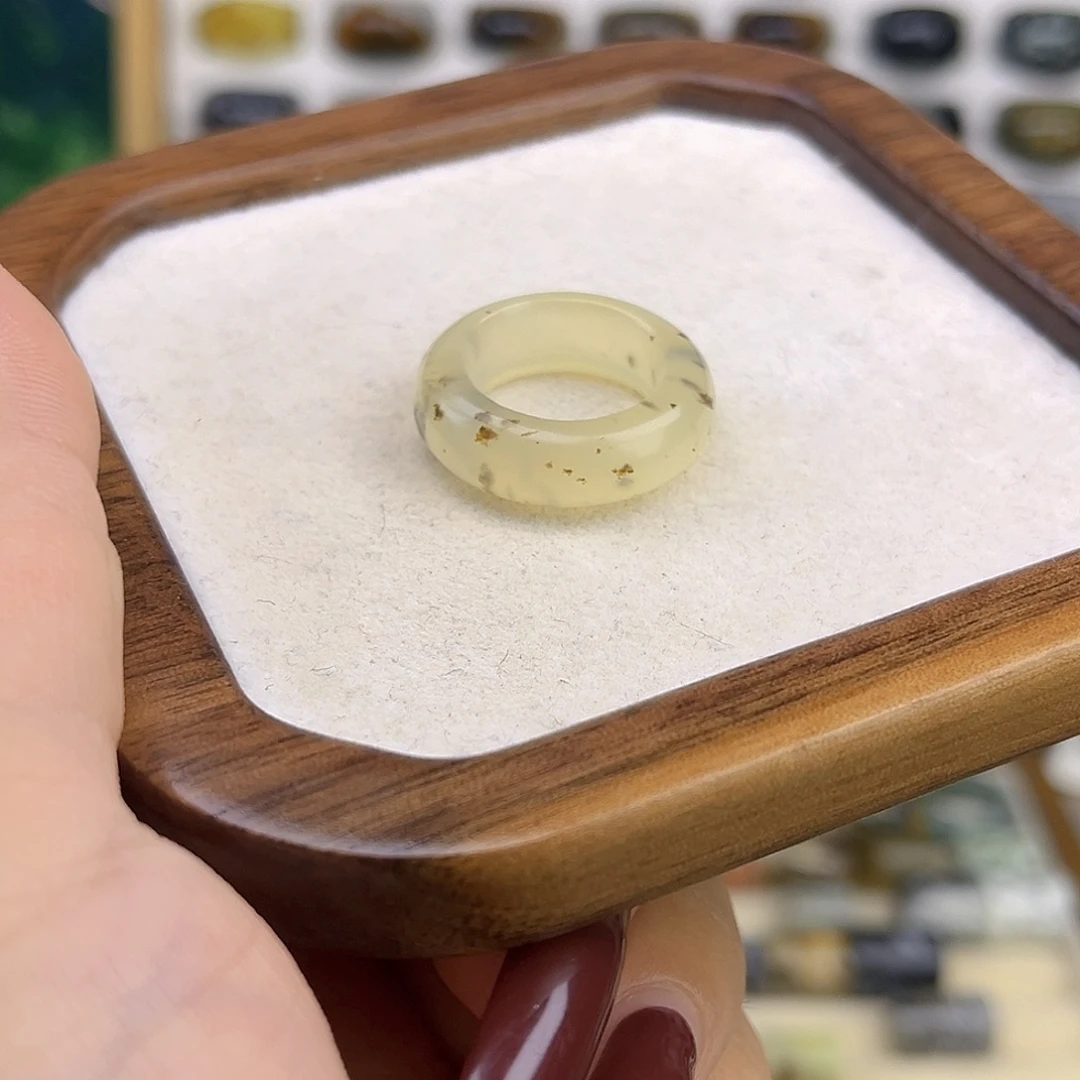 蛇纹石玉未镶嵌戒指15.0