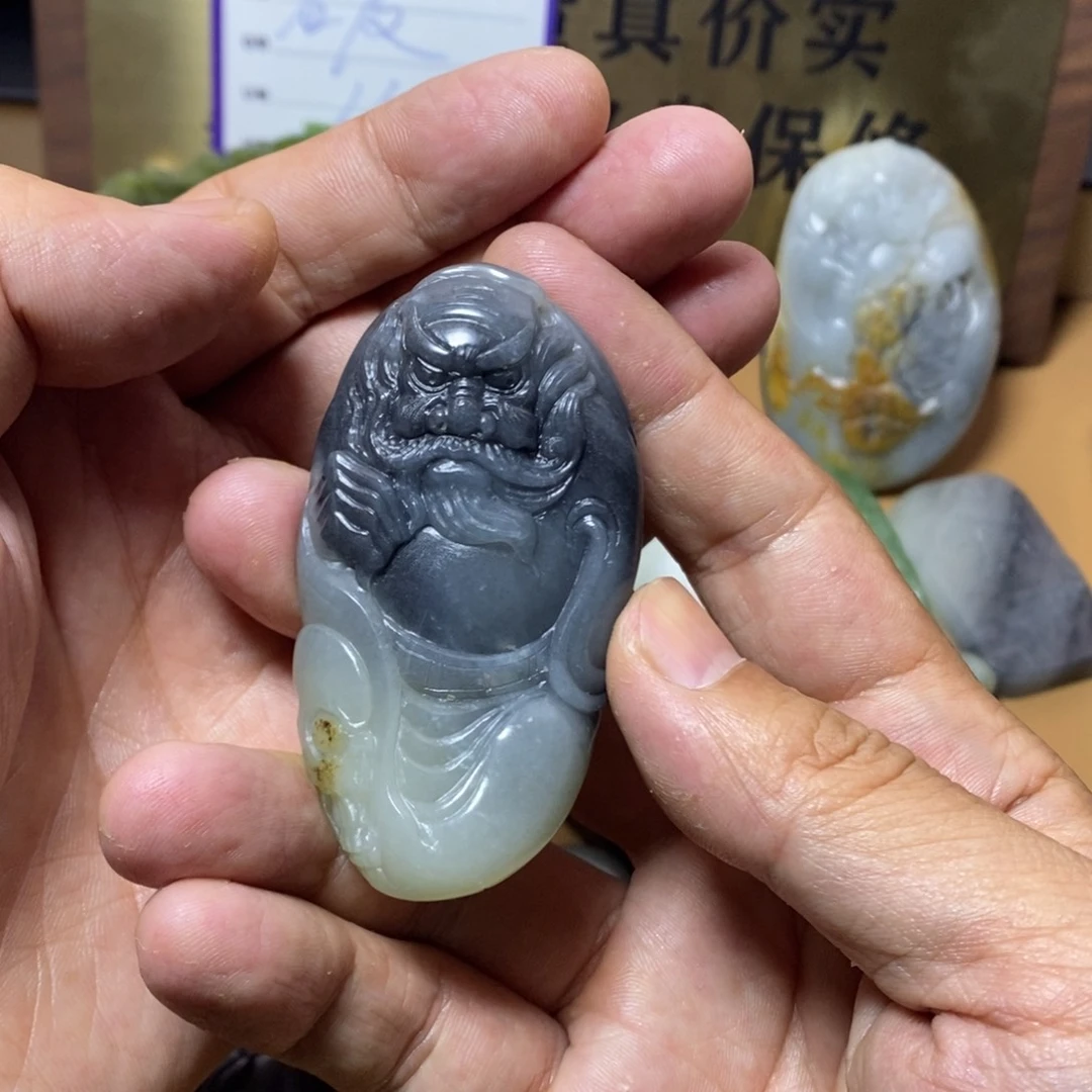 和田玉未镶嵌颈饰大**宝