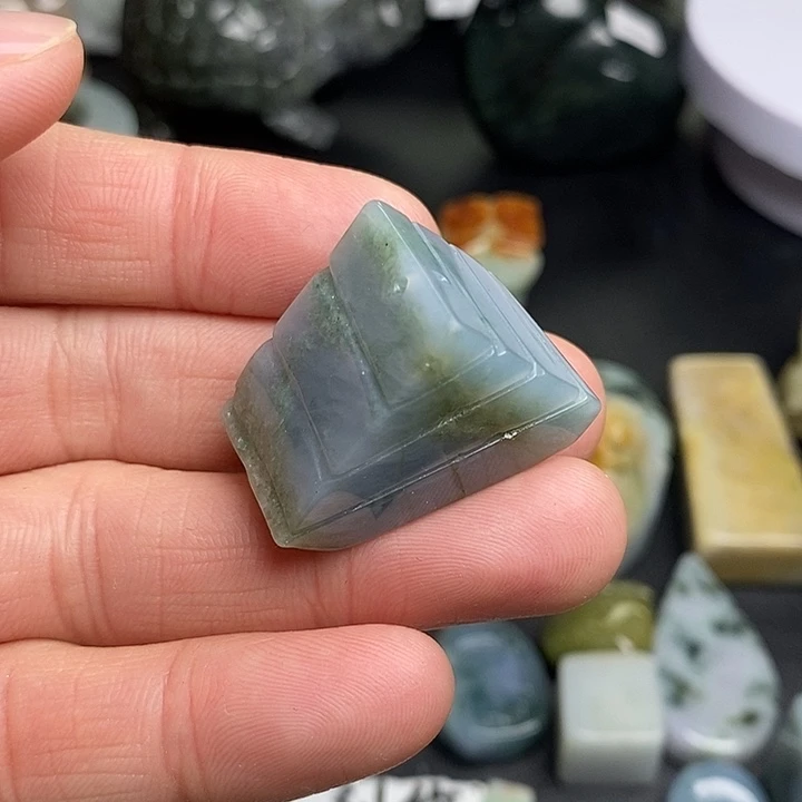 翡翠未镶嵌颈饰天然翡翠65